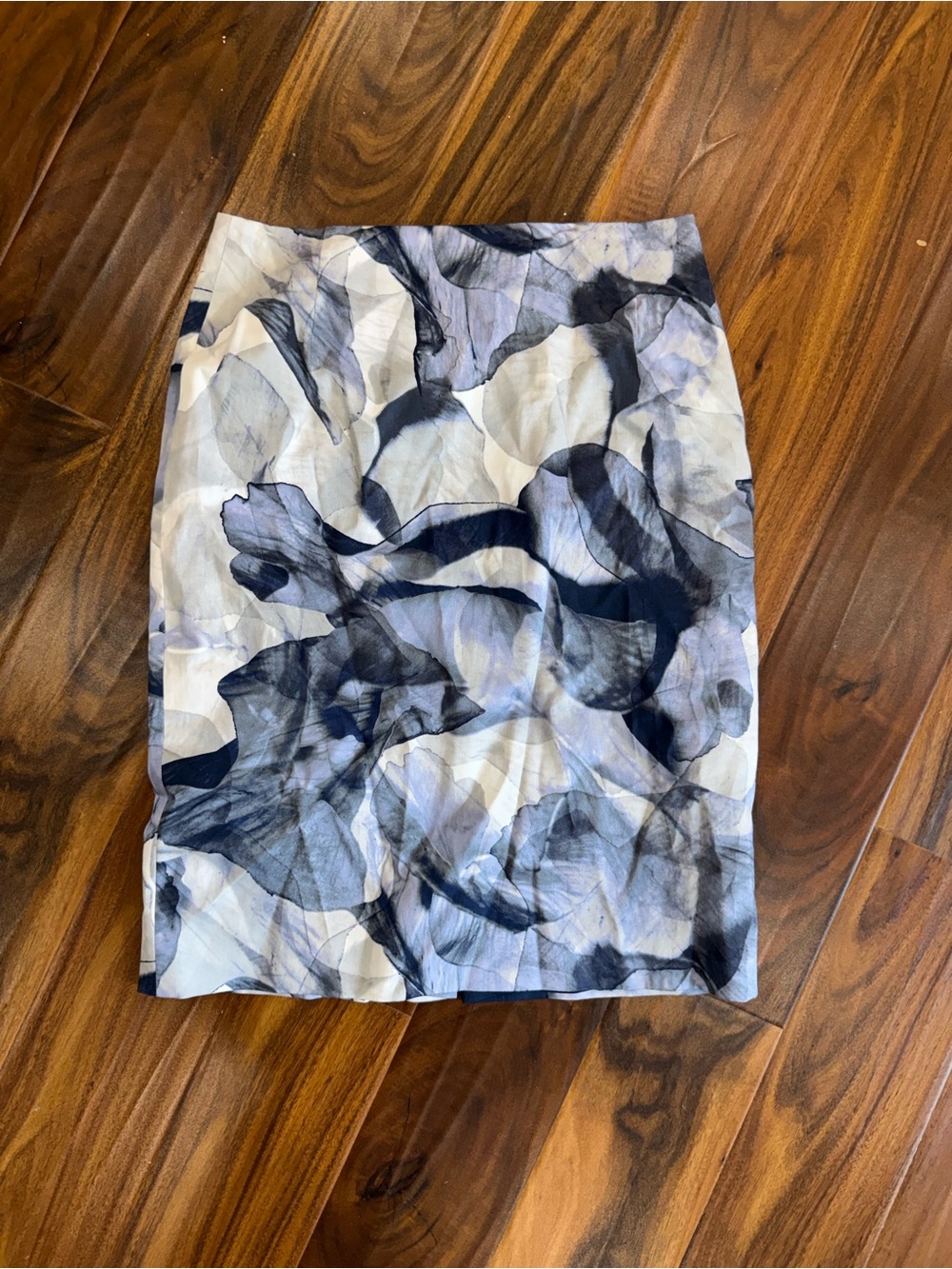 Boss Abstract Watercolor Pencil Skirt in White and Navy